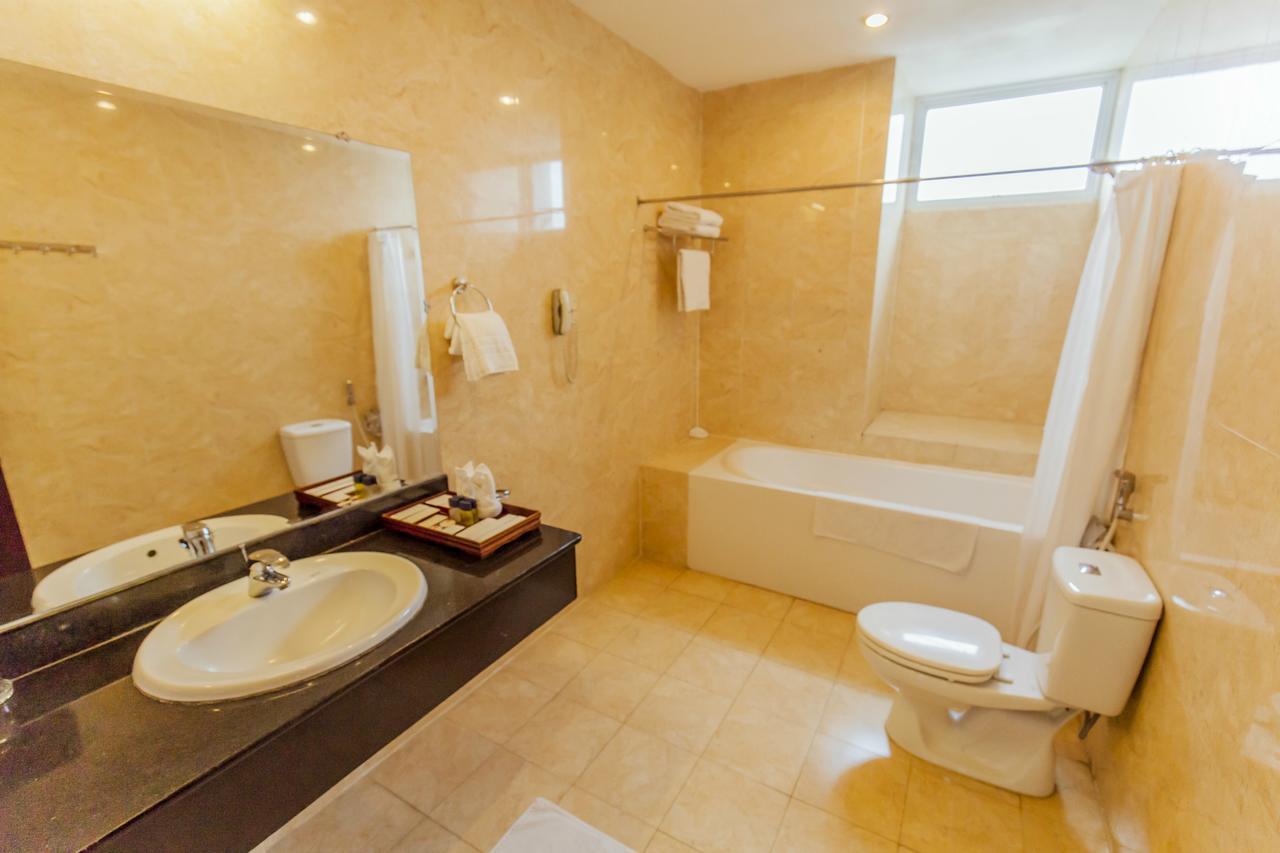 Thien An Riverside Hotel Куанг Нгай Екстериор снимка